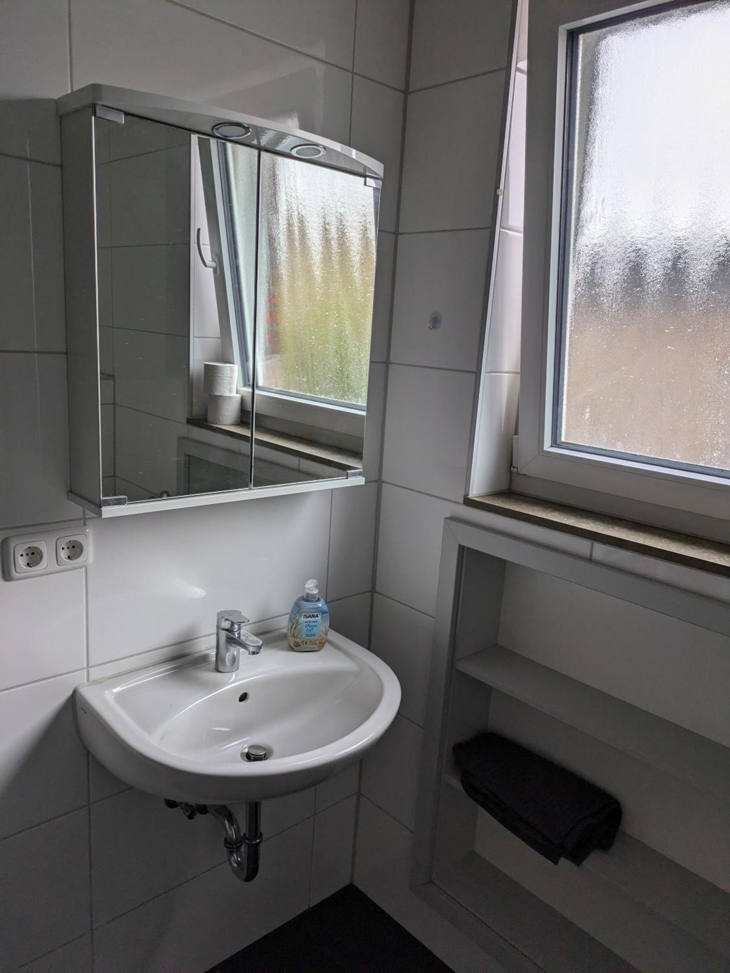 Schoene Einfache Ferienwohnung Zwischen Stadt Und Meer Вилхелмсхафен Екстериор снимка