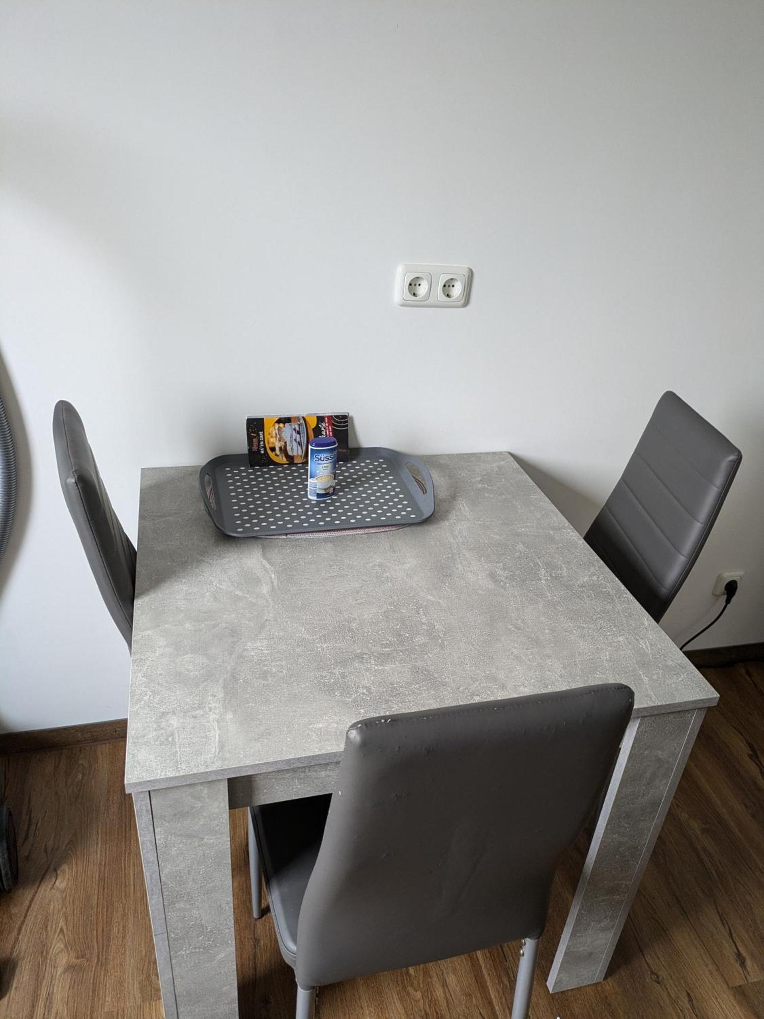 Schoene Einfache Ferienwohnung Zwischen Stadt Und Meer Вилхелмсхафен Екстериор снимка